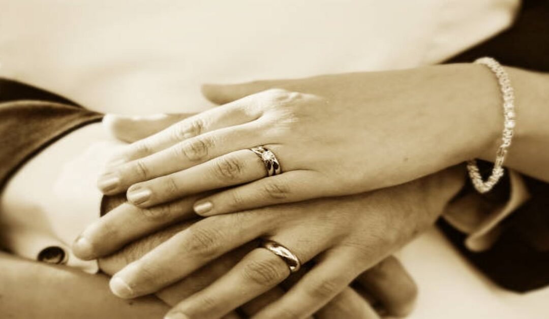 Popular styles of engagement ring.(सगाई की अंगूठी की लोकप्रिय शैलियाँ)।