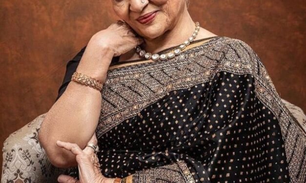Asha Parekh is going to be honored with the Dadasaheb Phalke Award.