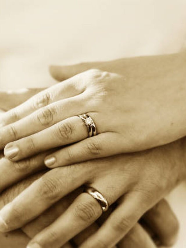 Popular styles of engagement ring.