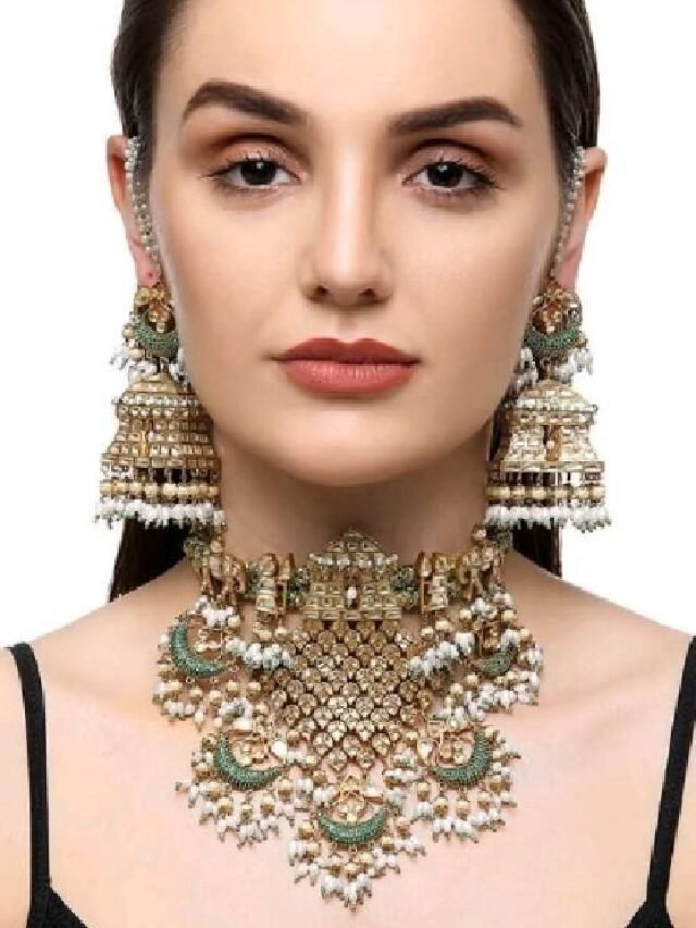 इस करवाचौथ पर ट्राई करें ये खास चोकर।