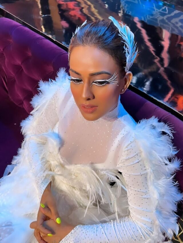 Nia Sharma became a little bird.
