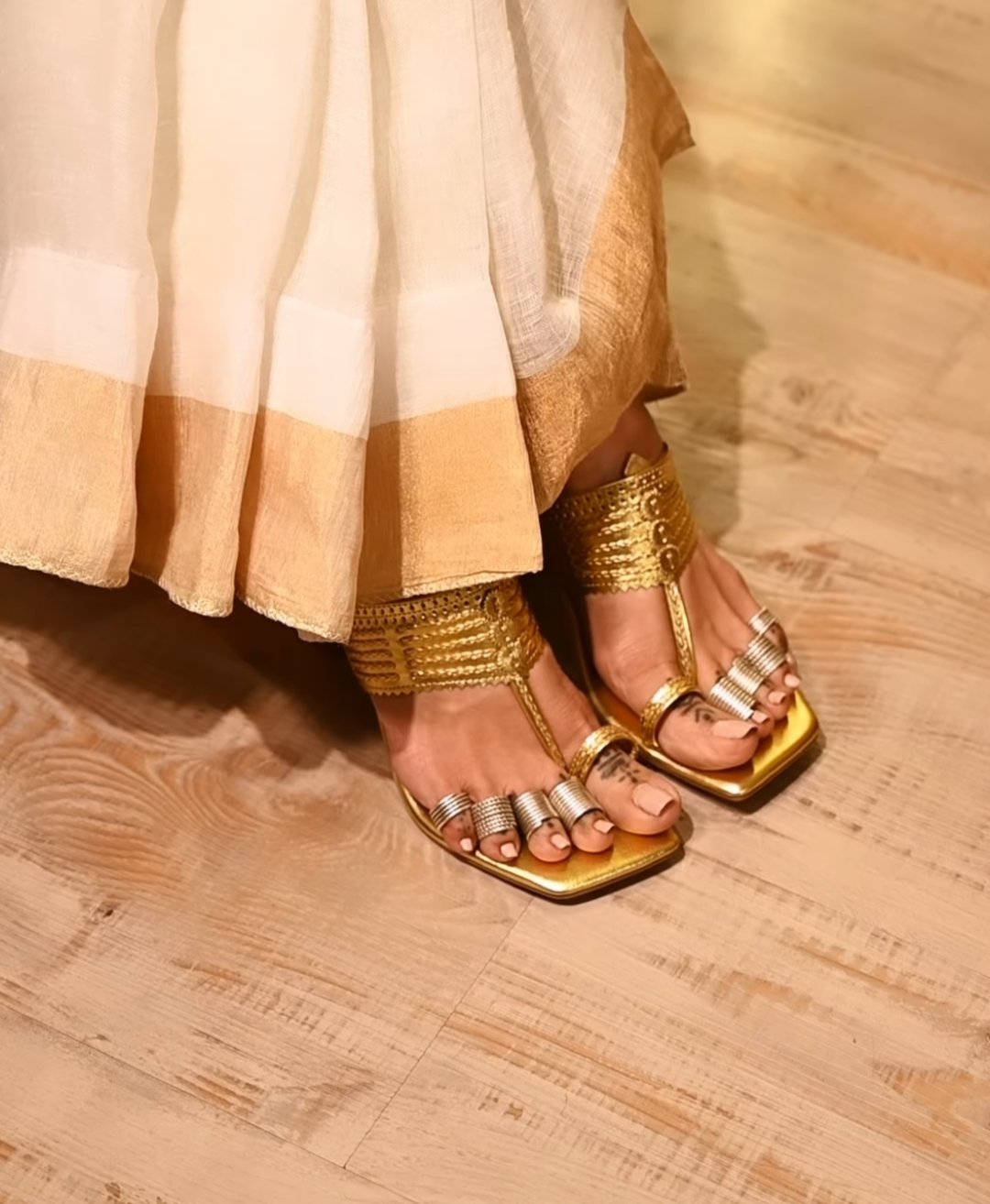 trible design toe ring