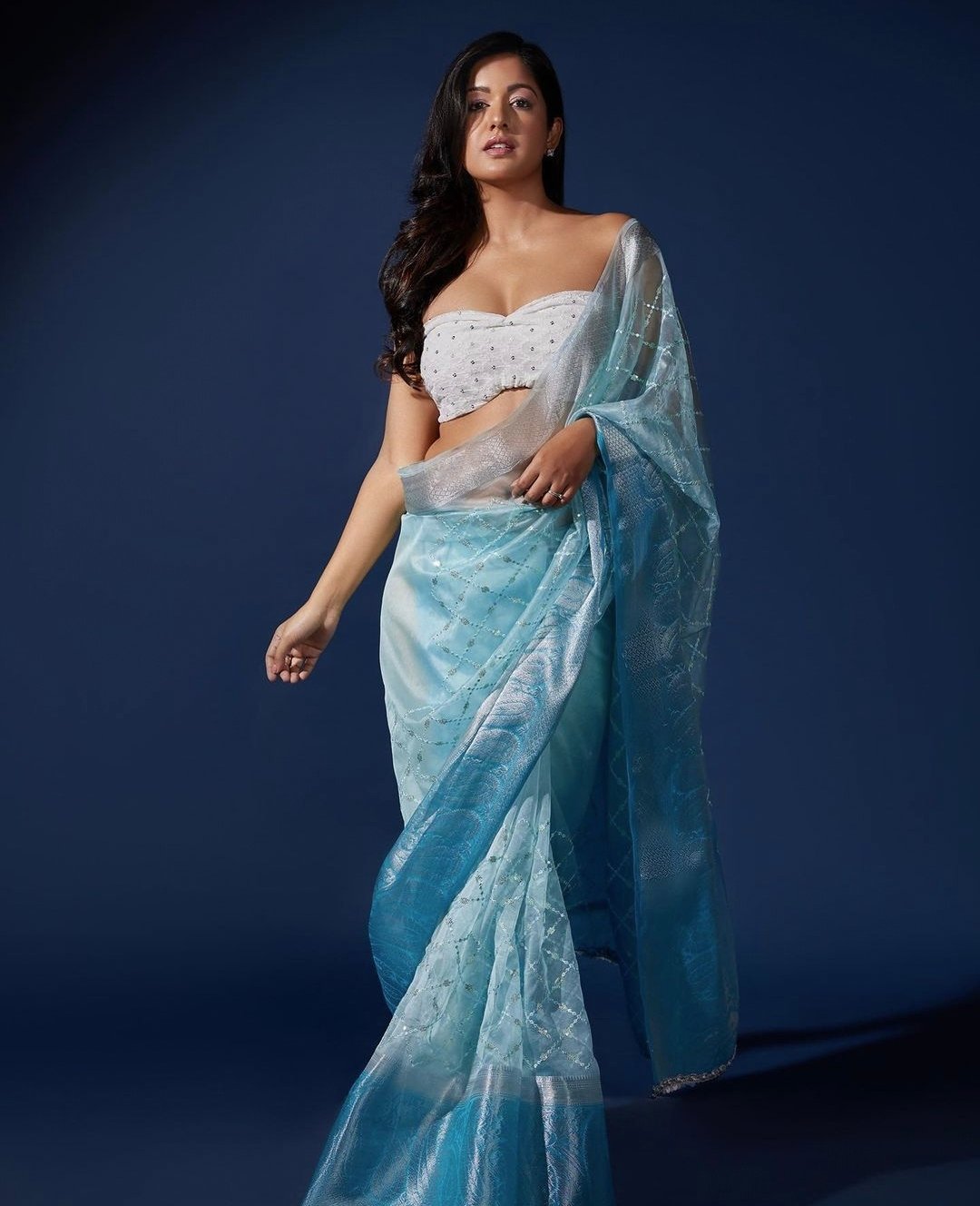 Ishita Dutta in sky blue saree
