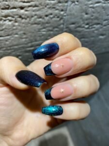 Cat eye Nail art