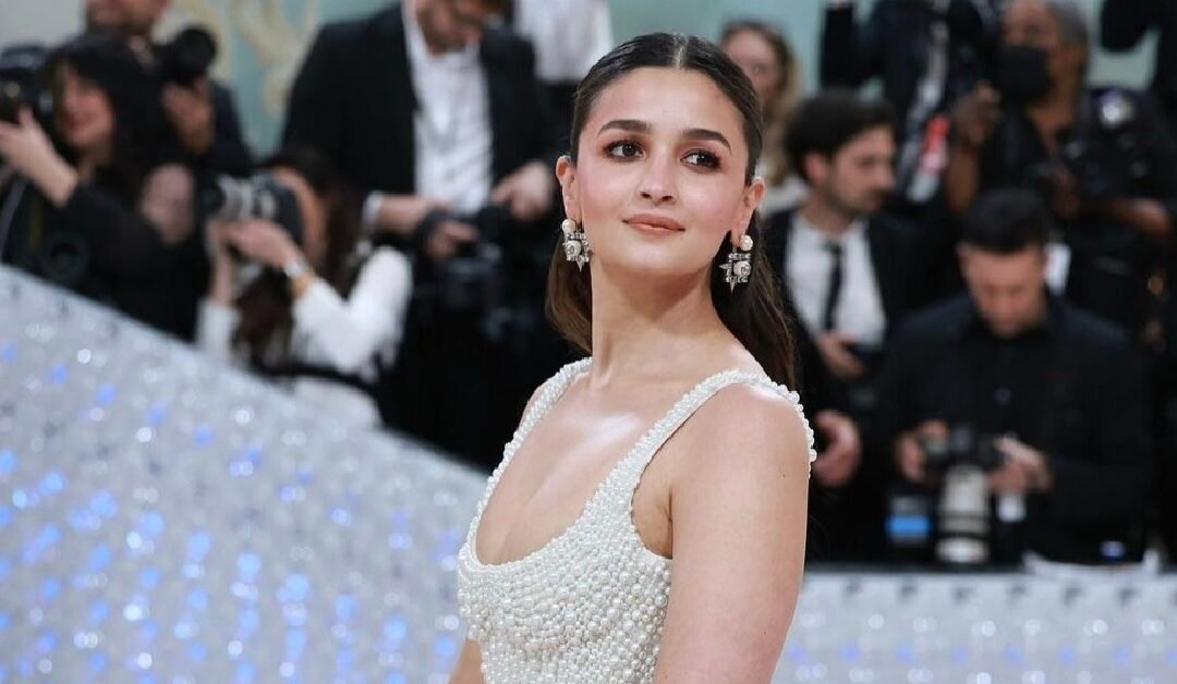बॉलीवुड के इन सेलेब्स से लें मेकअप आईडियाज