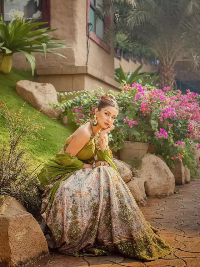 अवनीत कौर के खूबसूरत लहंगे लुक पे अटकी सभी की निगाहें