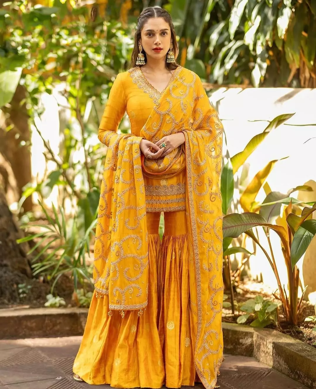 Yello suit